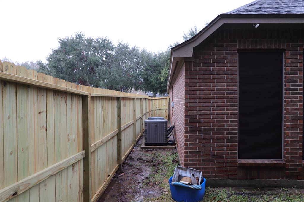 510 Sunny River Lane, Richmond, Texas image 28