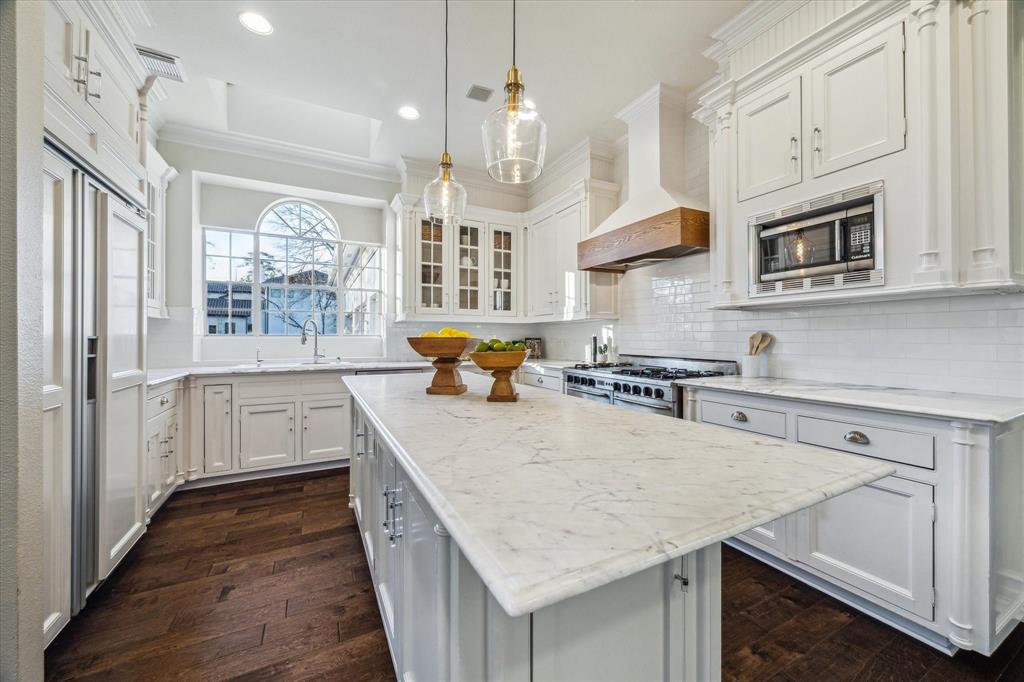 106 Melody Lane, Friendswood, Texas image 17