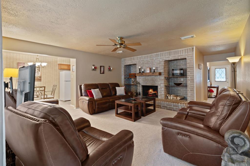 4522 Enchantedgate Drive, Spring, Texas image 2