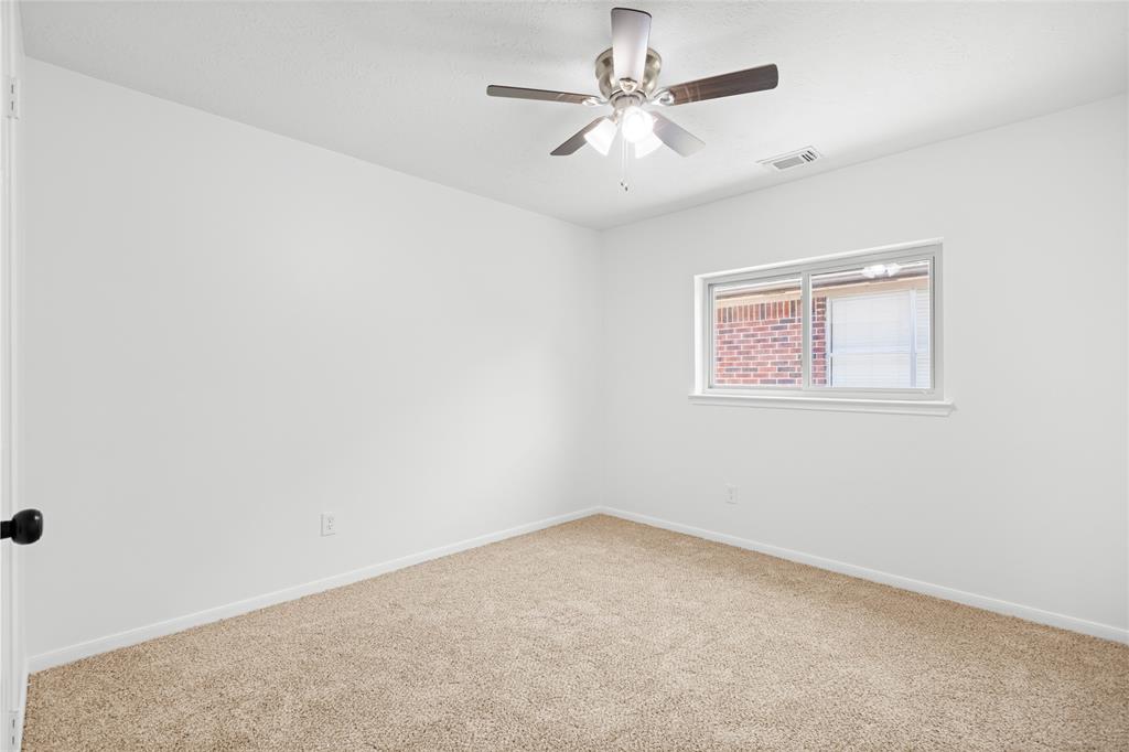 15711 Pilgrim Hall Drive, Friendswood, Texas image 22