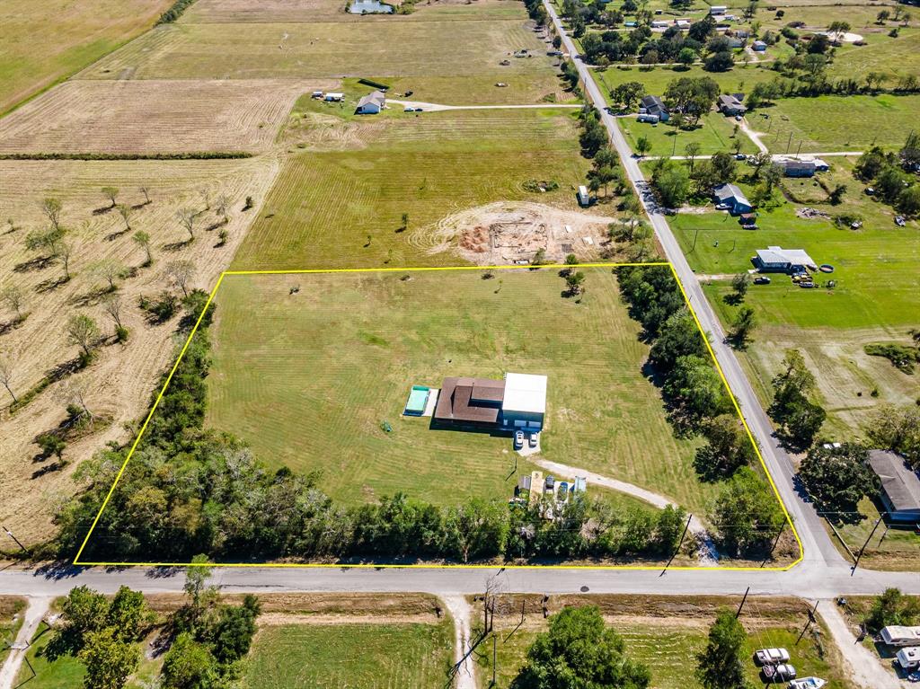 6627 County Road 167, Alvin, Texas image 1