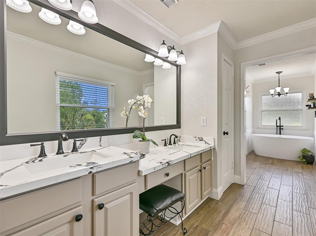 411 Golden Leaf Drive, Friendswood, Texas image 17
