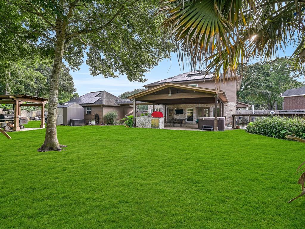 411 Golden Leaf Drive, Friendswood, Texas image 30