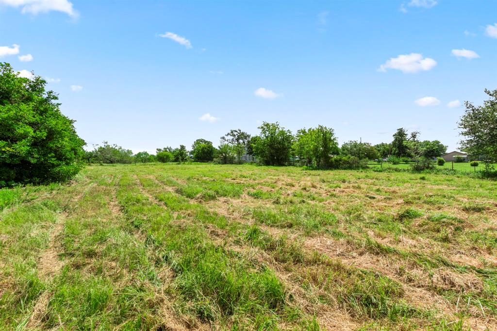 812 W Tobias Road, Ellinger, Texas image 17