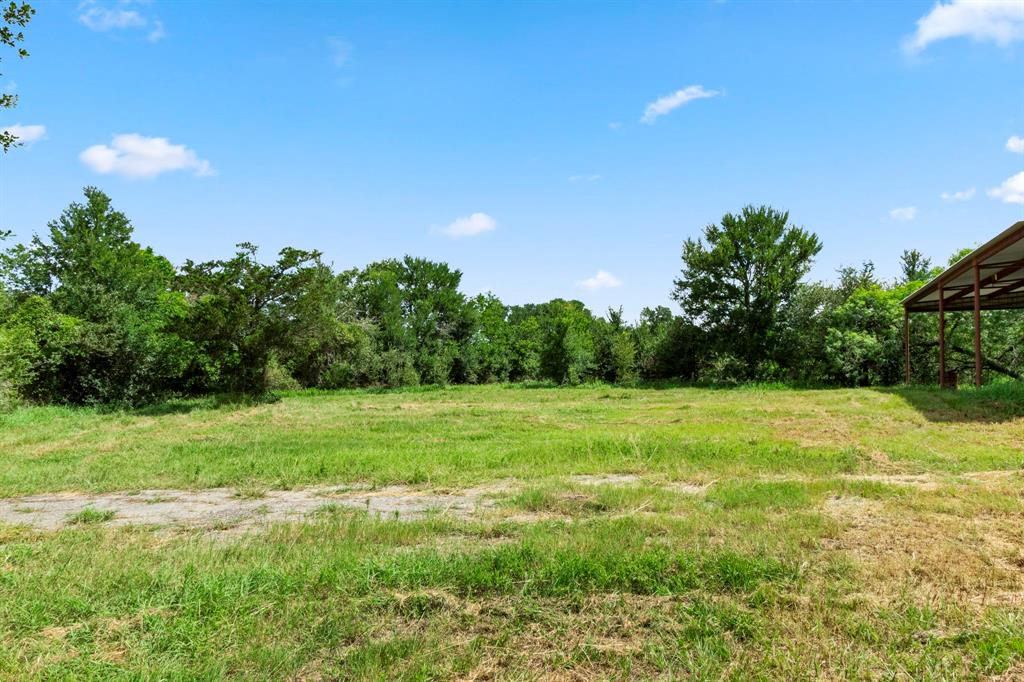 812 W Tobias Road, Ellinger, Texas image 22