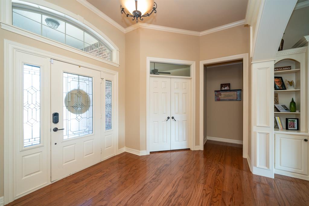 106 Willow Brook, White Oak, Texas image 2