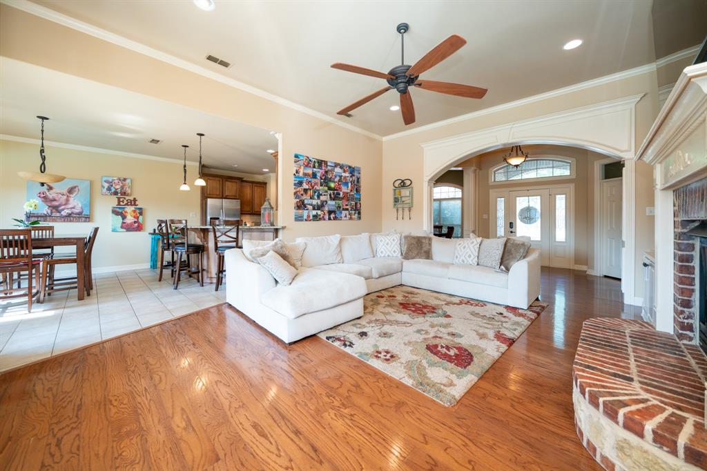 106 Willow Brook, White Oak, Texas image 12