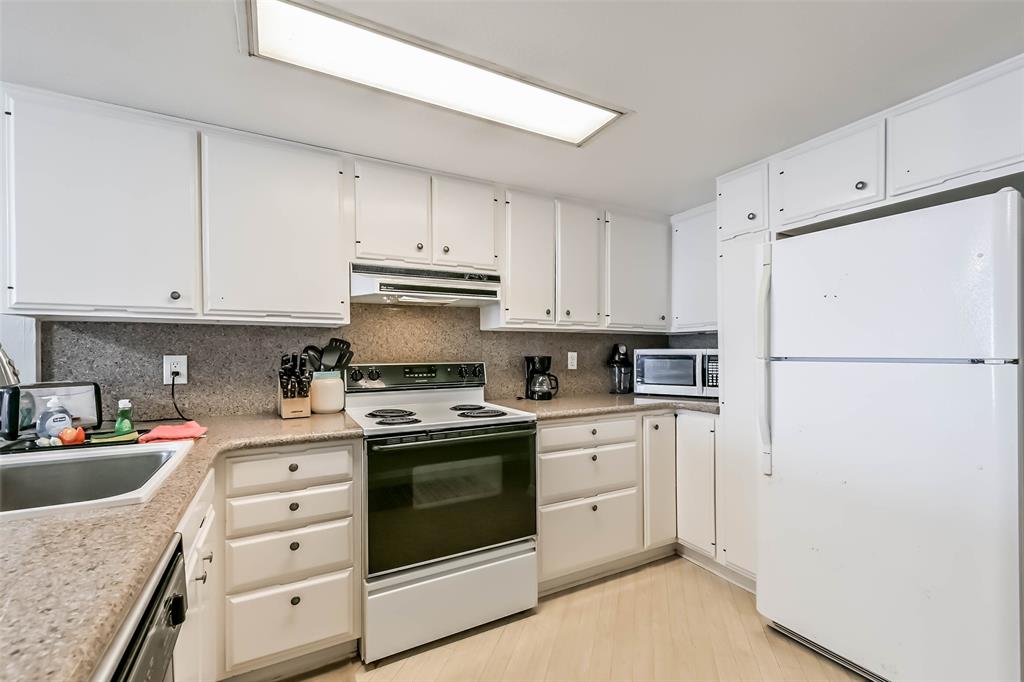 7310 Seawall Boulevard #907, Galveston, Texas image 13