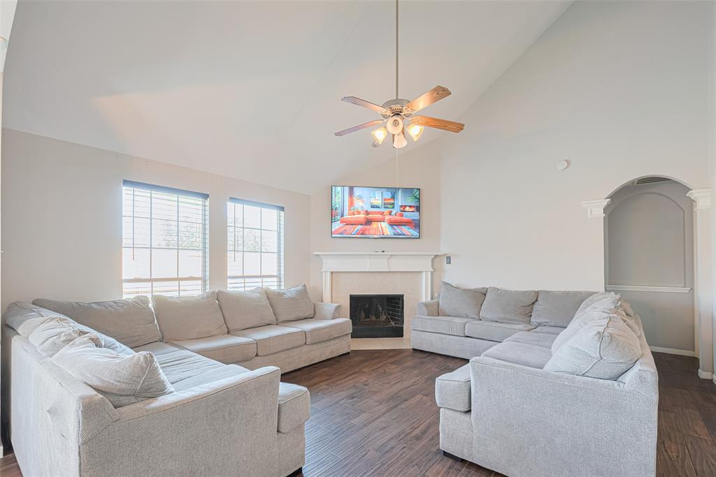 2202 Megellan Point Lane, Pearland, Texas image 3