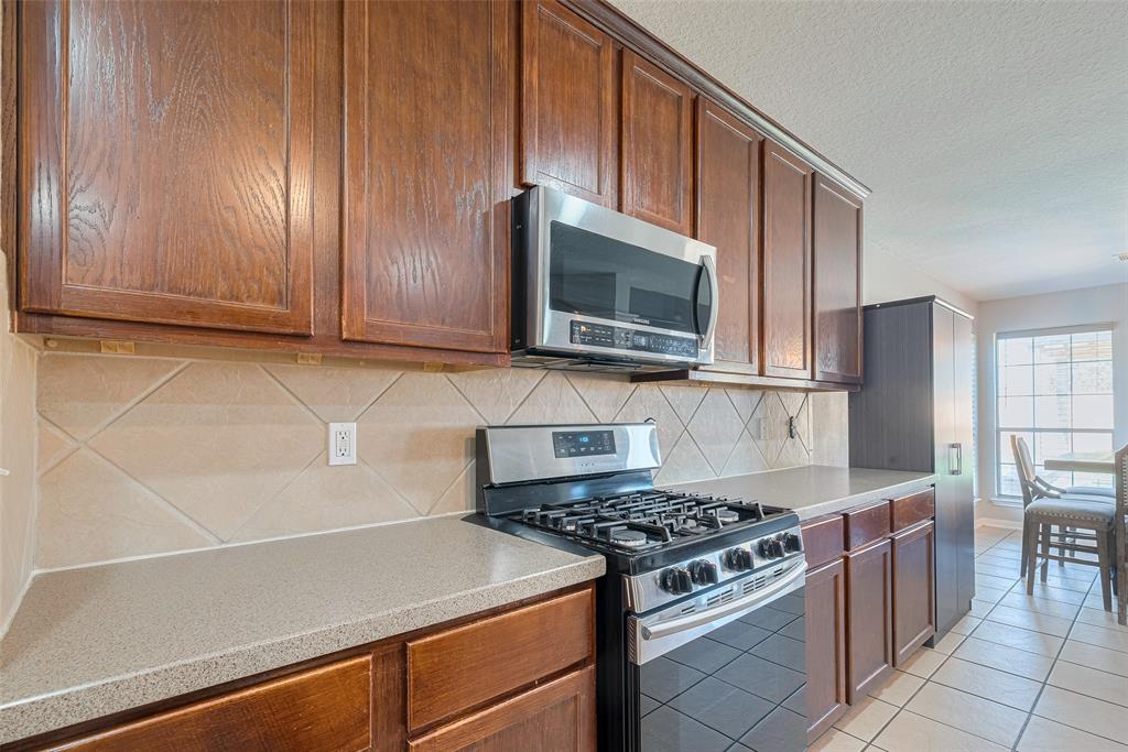 2202 Megellan Point Lane, Pearland, Texas image 8