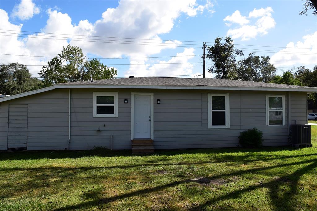 1620 Sycamore Avenue, Bay City, Texas image 3