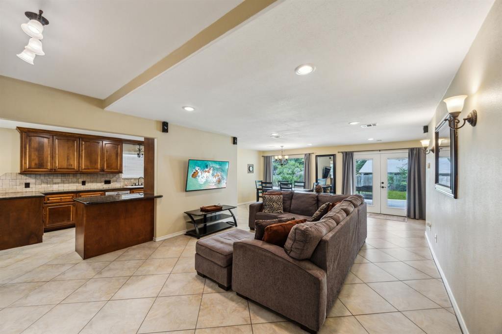 233 Magnolia Way, Huntsville, Texas image 3