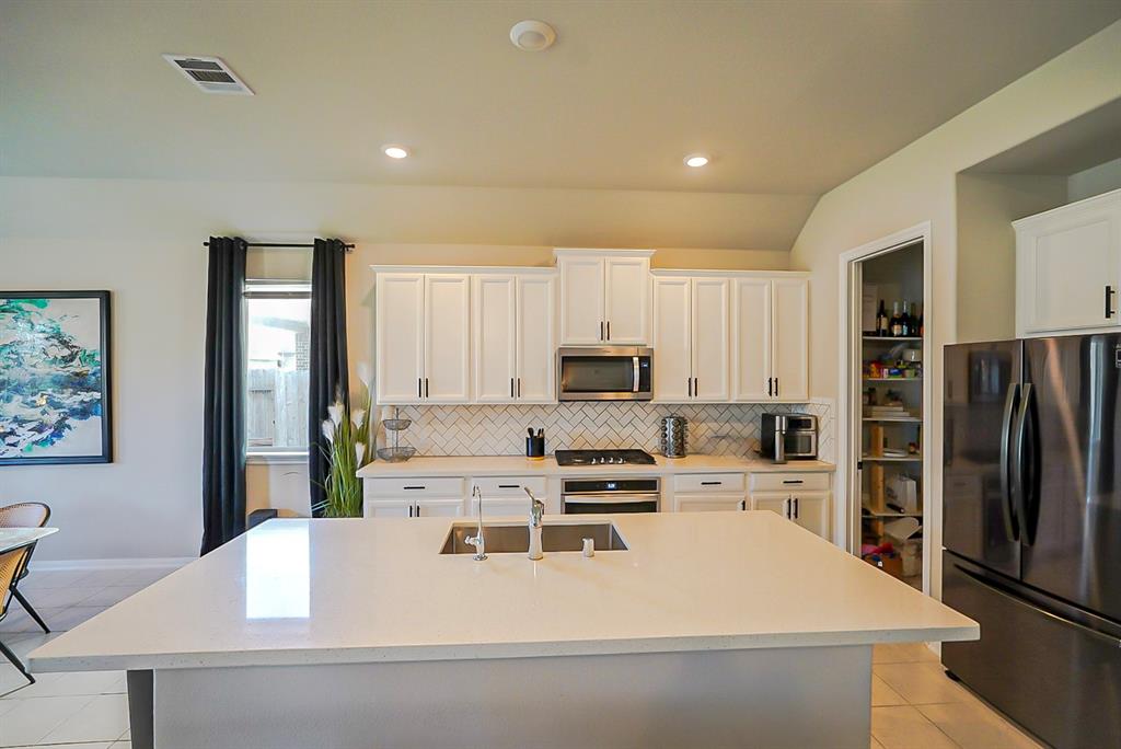 8203 Longear Lane, Rosenberg, Texas image 25