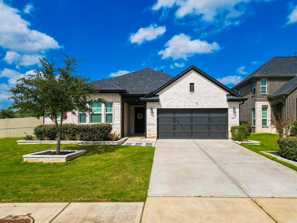 8203 Longear Lane, Rosenberg, Texas image 2