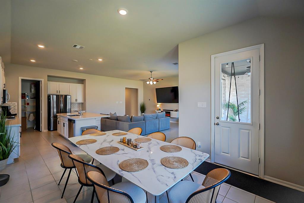 8203 Longear Lane, Rosenberg, Texas image 30