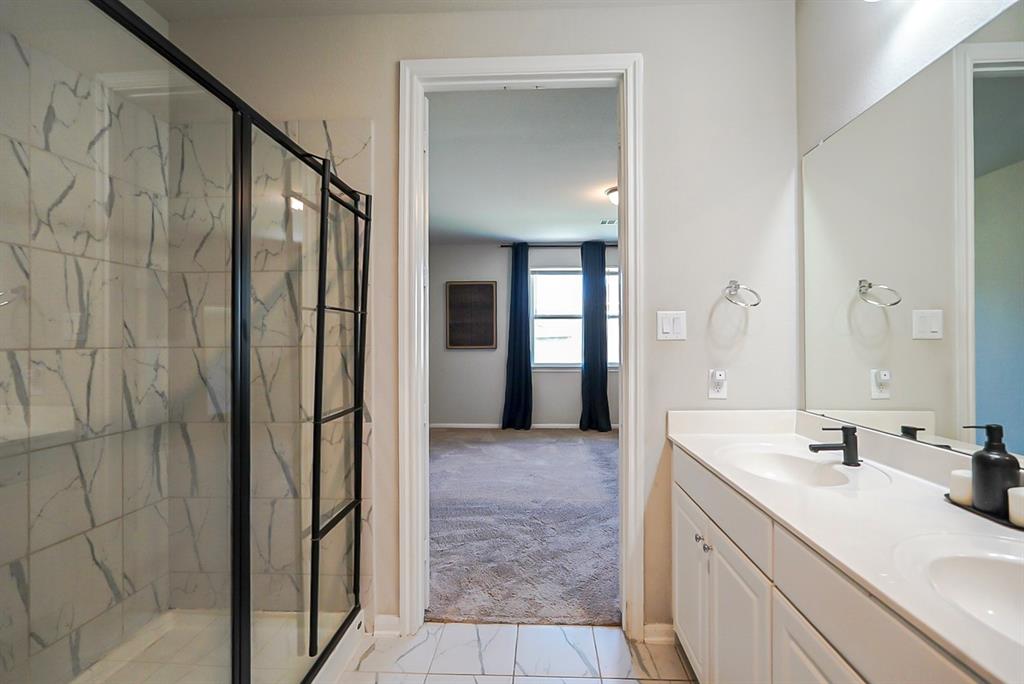8203 Longear Lane, Rosenberg, Texas image 39
