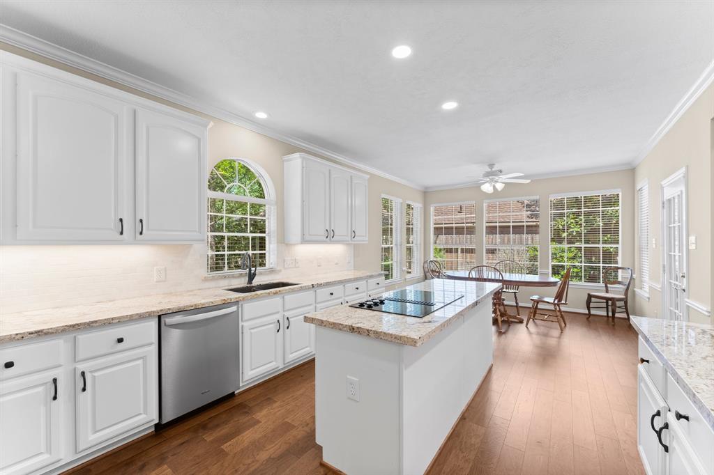 10 Silkbay Place, The Woodlands, Texas image 19