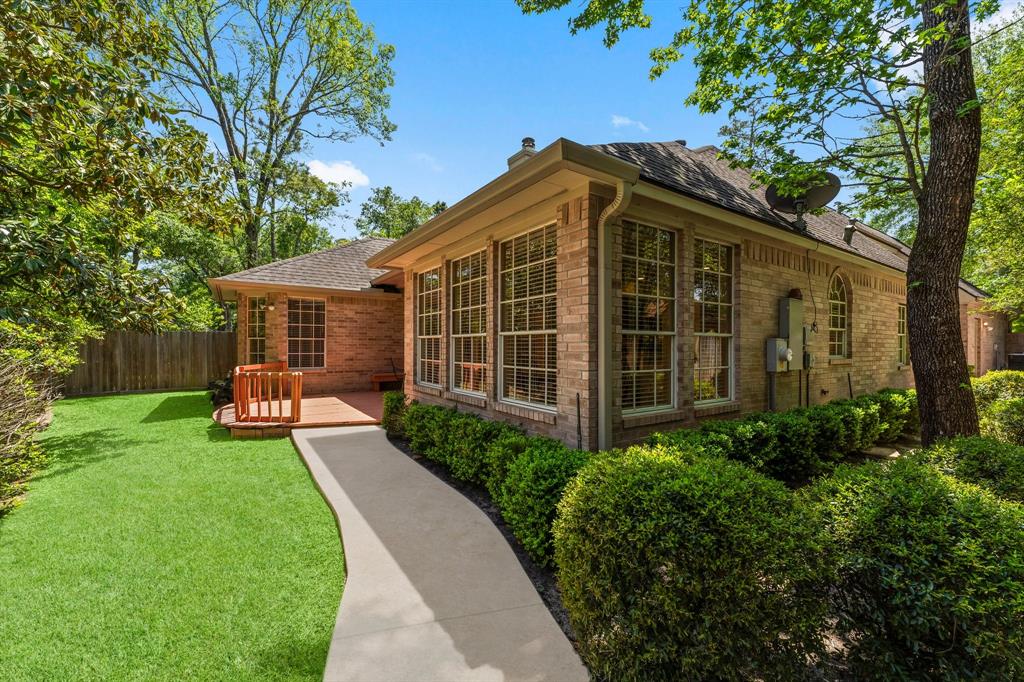 10 Silkbay Place, The Woodlands, Texas image 35