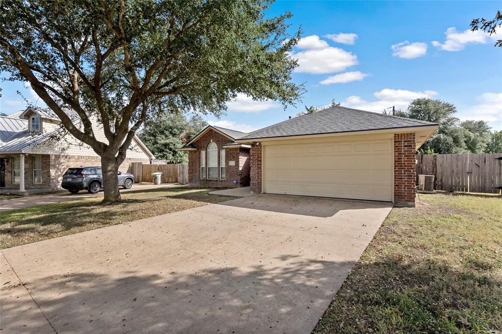 2431 Pintail Loop, College Station, Texas image 2