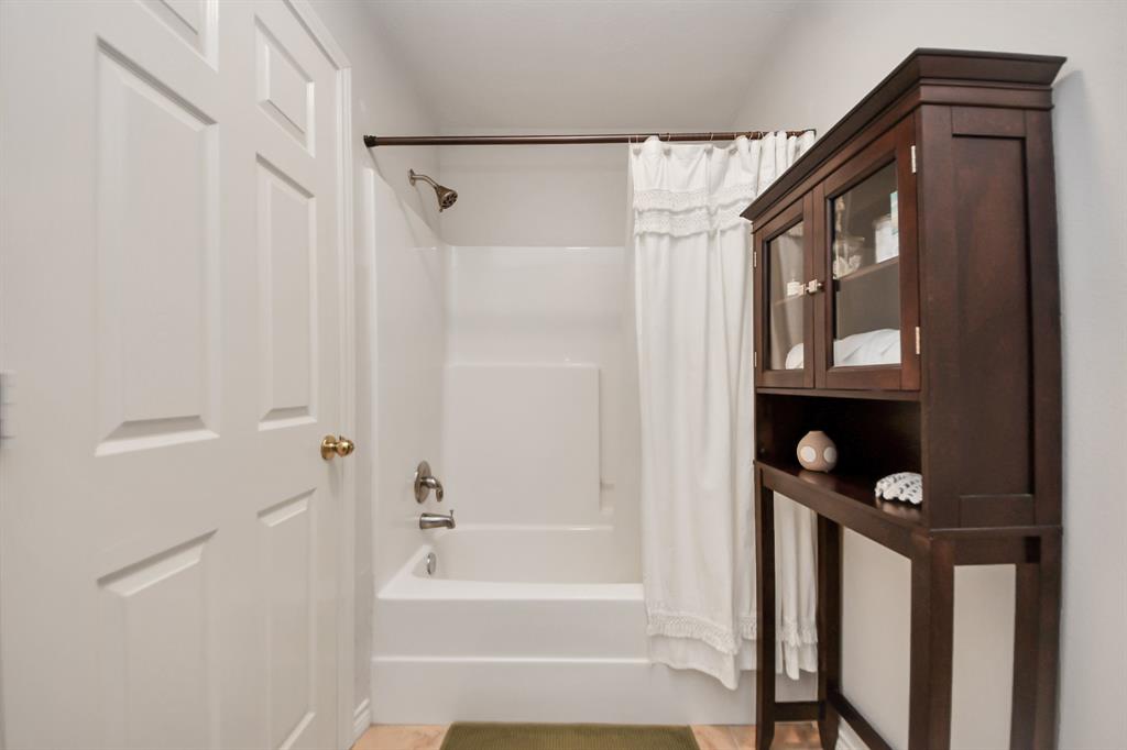 607 Shadylake Drive, New Caney, Texas image 25