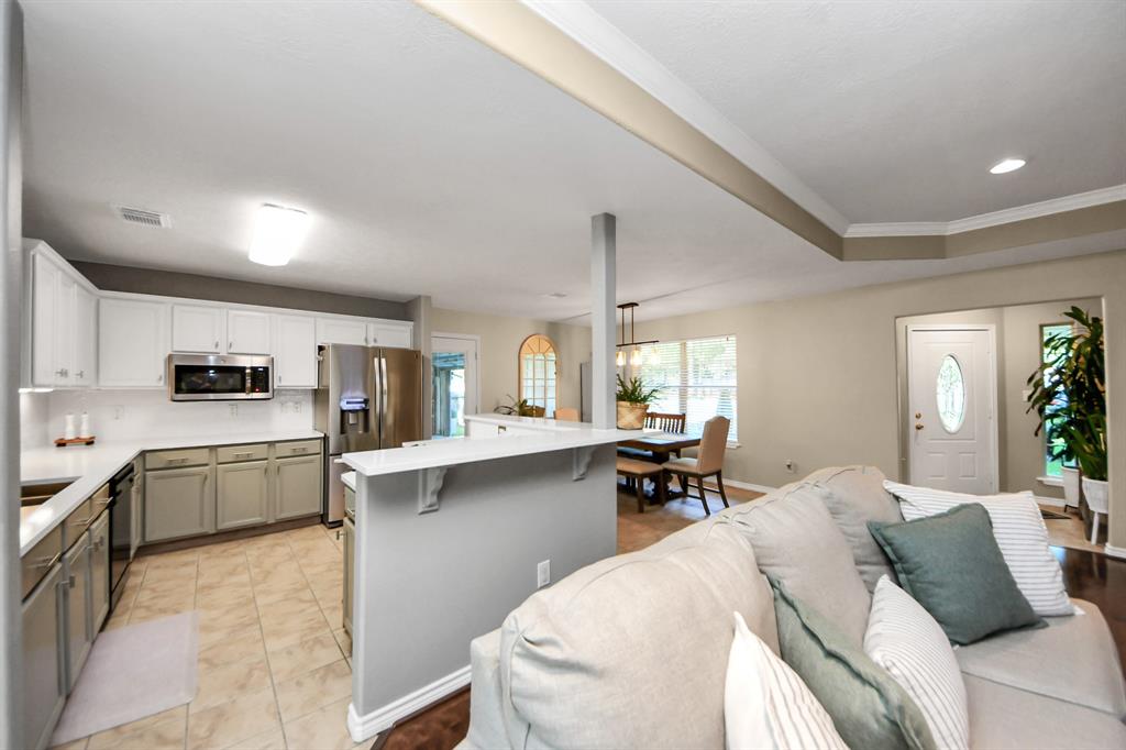 607 Shadylake Drive, New Caney, Texas image 10