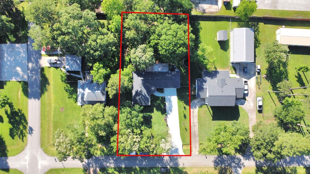 607 Shadylake Drive, New Caney, Texas image 4