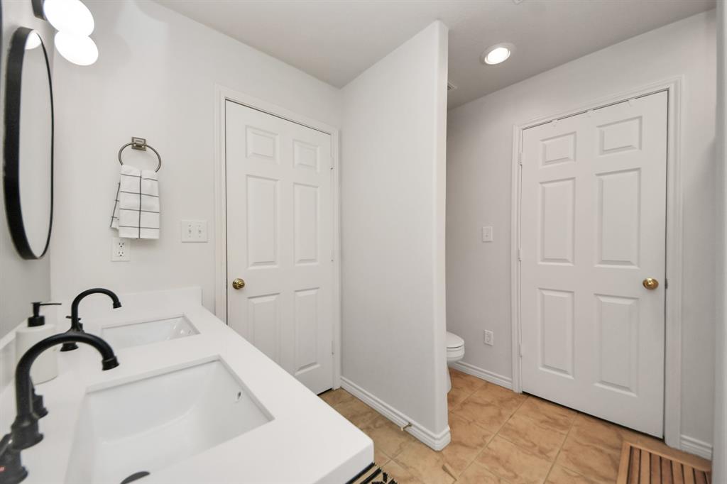 607 Shadylake Drive, New Caney, Texas image 19