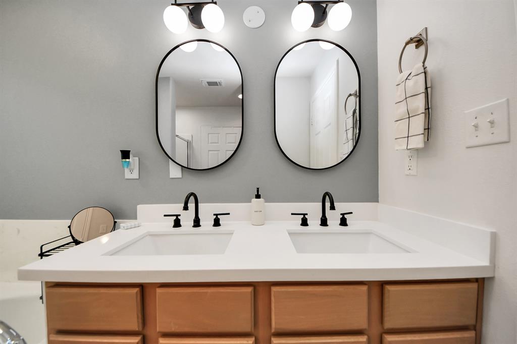 607 Shadylake Drive, New Caney, Texas image 18