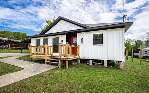 A home in La Grange