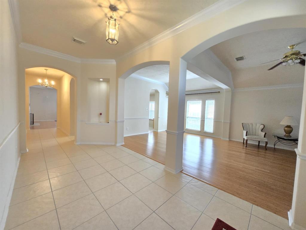 17427 N Riata Lake Drive, Cypress, Texas image 2