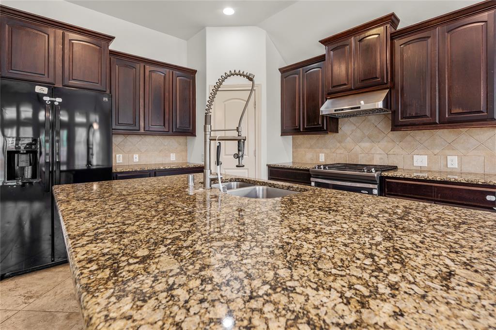 14001 Bright Glen Drive, Pearland, Texas image 8