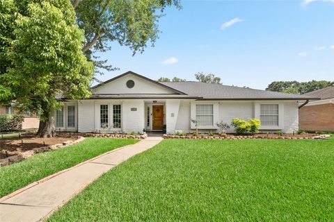 Photo of 5614 Edith St, Houston, TX 77081 (MLS # 18100197)