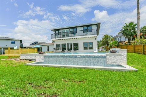 A home in Seabrook