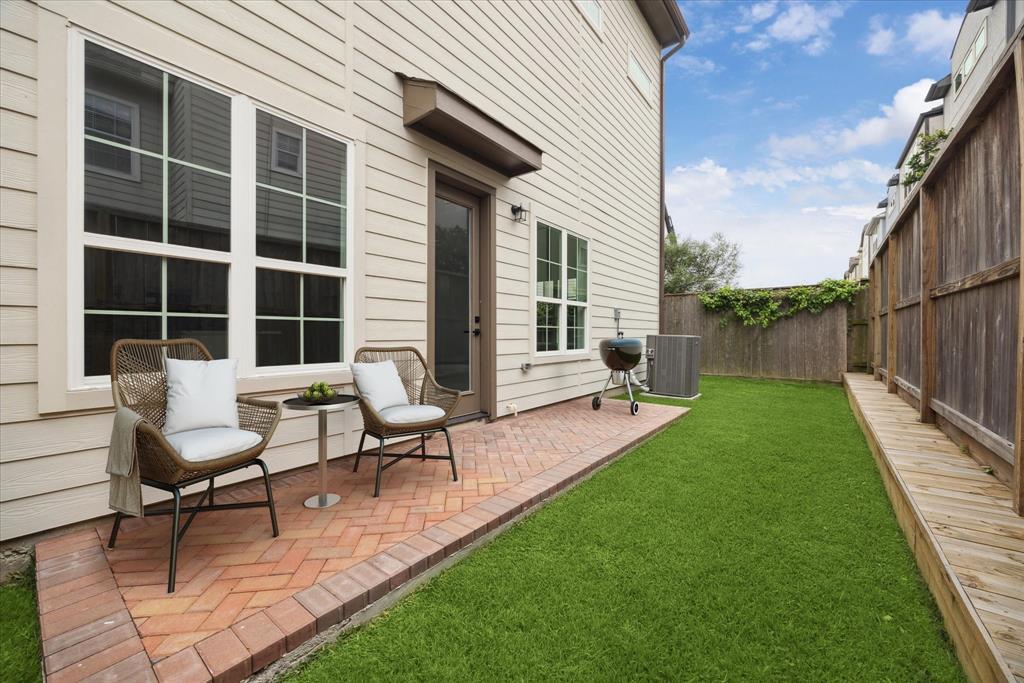 10935 Brookeshire Chase Lane, Houston, Texas image 38