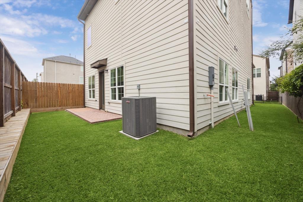 10935 Brookeshire Chase Lane, Houston, Texas image 41