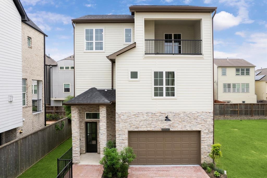 10935 Brookeshire Chase Lane, Houston, Texas image 2