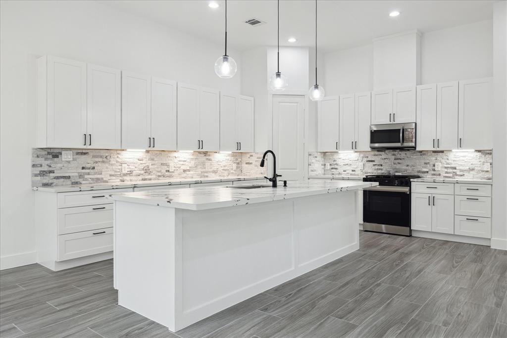 10935 Brookeshire Chase Lane, Houston, Texas image 14