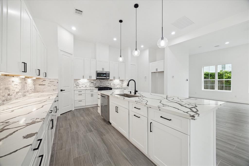 10935 Brookeshire Chase Lane, Houston, Texas image 18