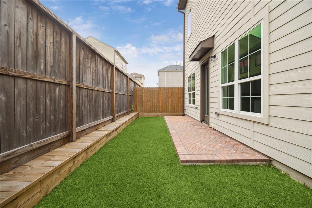10935 Brookeshire Chase Lane, Houston, Texas image 39