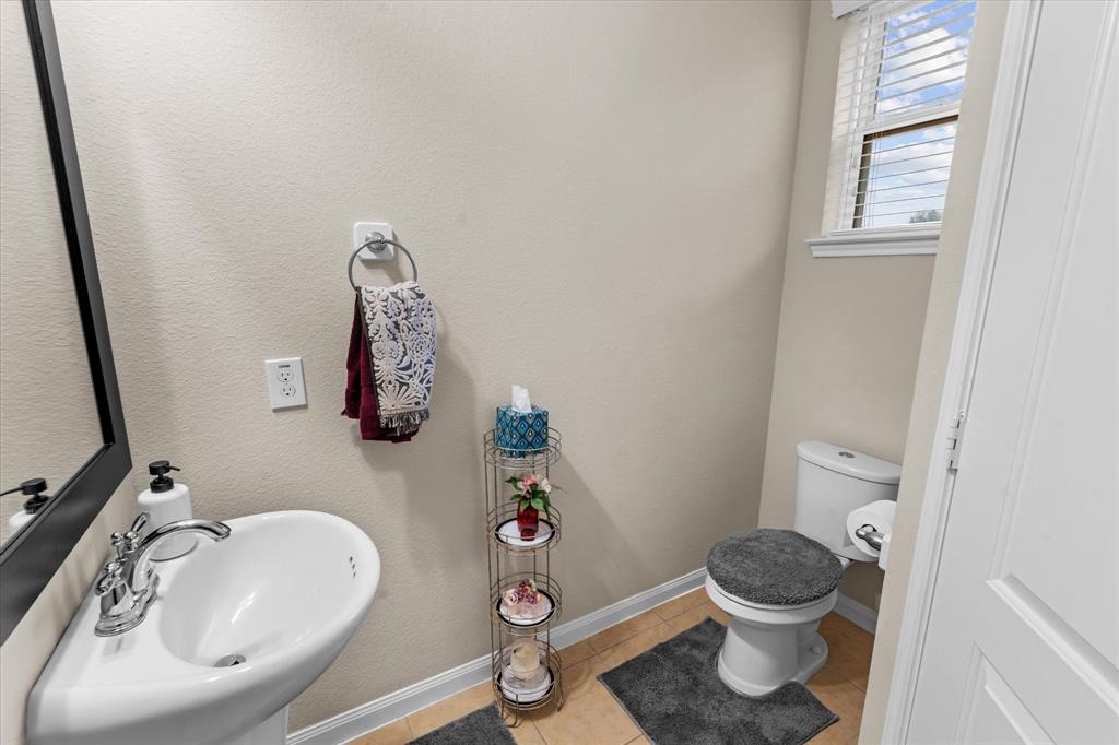 4603 Tamara Heights Lane, Sugar Land, Texas image 12