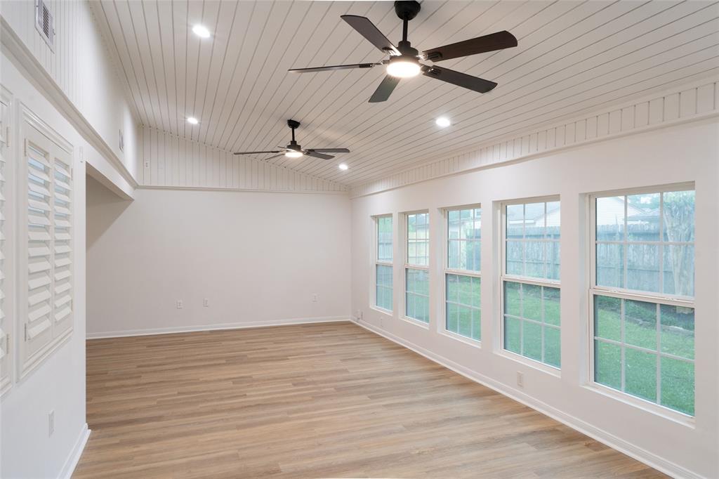18007 Ravenfield Drive, Houston, Texas image 9