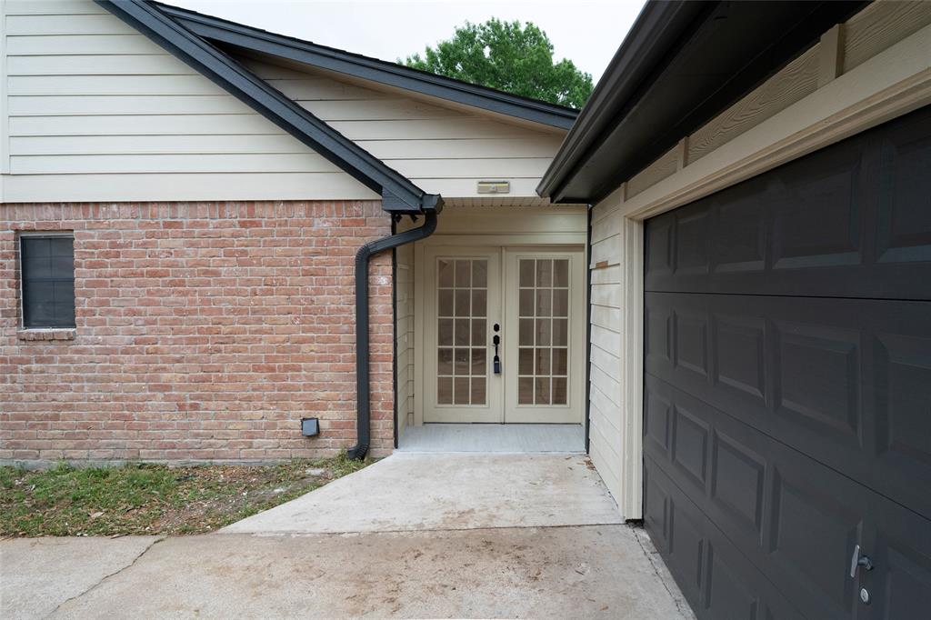18007 Ravenfield Drive, Houston, Texas image 5