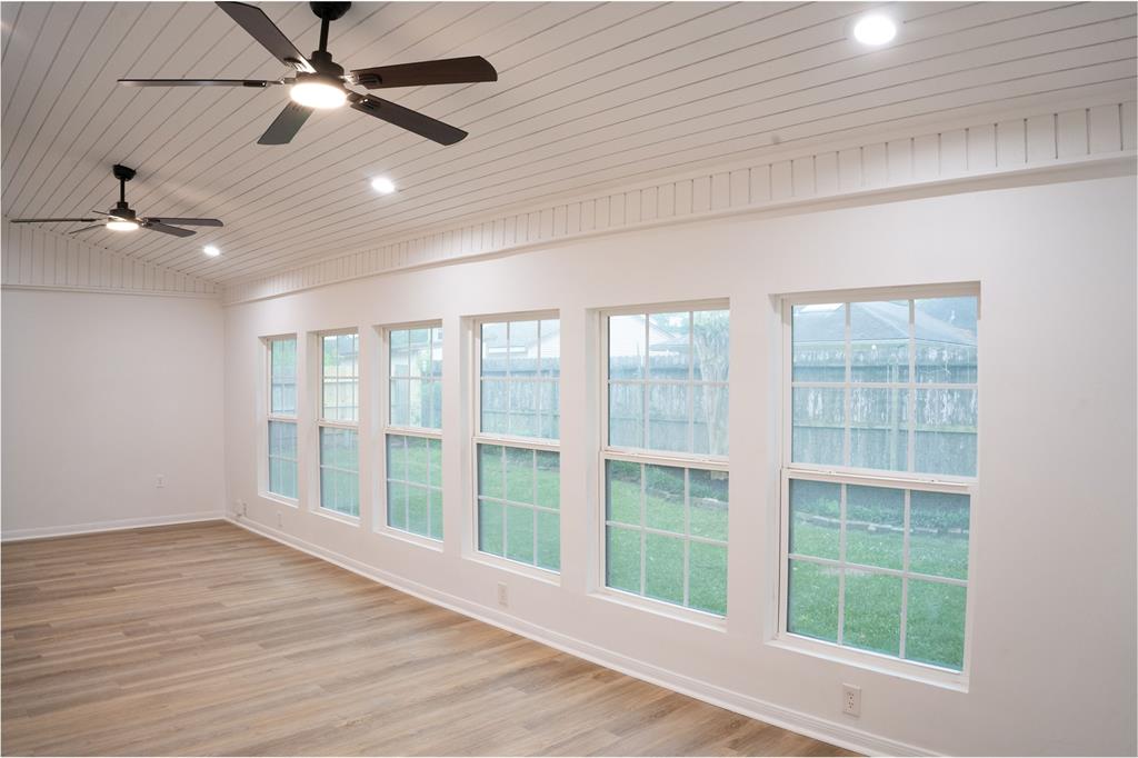18007 Ravenfield Drive, Houston, Texas image 10