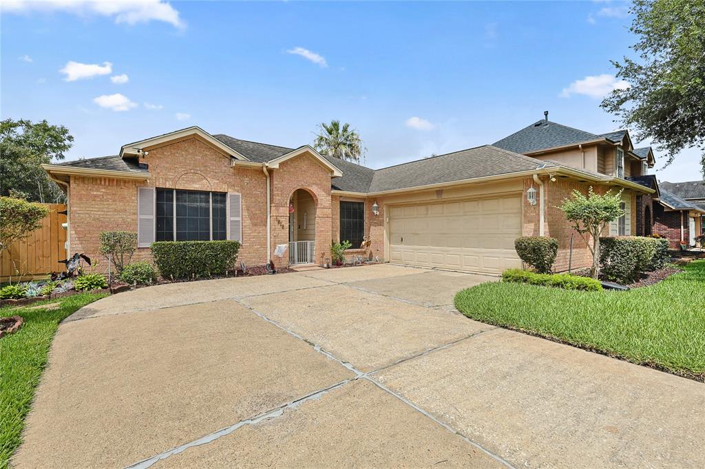 1818 Kemah Oaks Drive