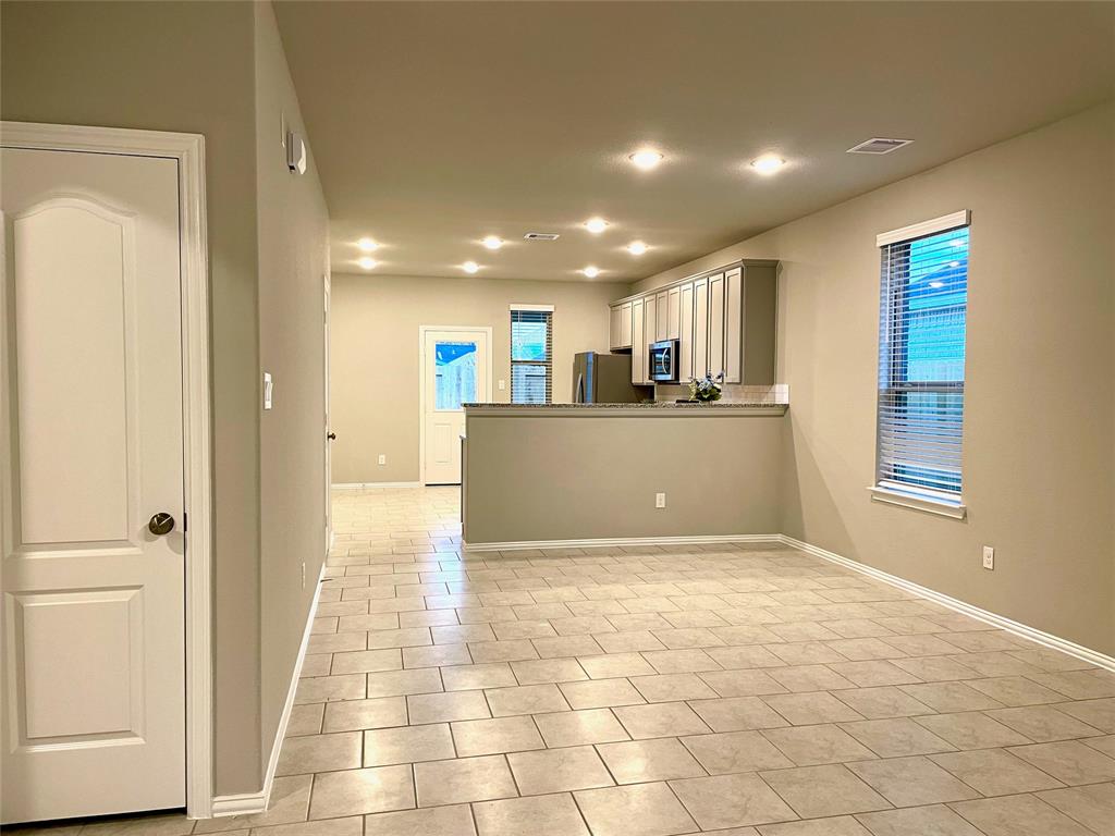 31326 Spotted Saddle Hollow