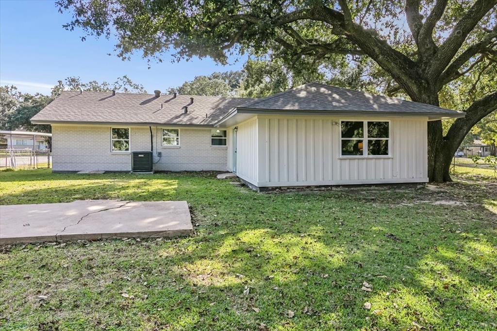 330 W Cypress Ave, Winnie, Texas image 31