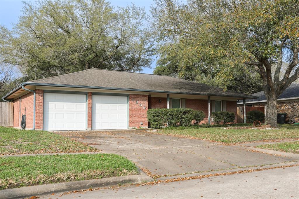 1809 Lazy Creek Ln Ln, Pearland, Texas image 2