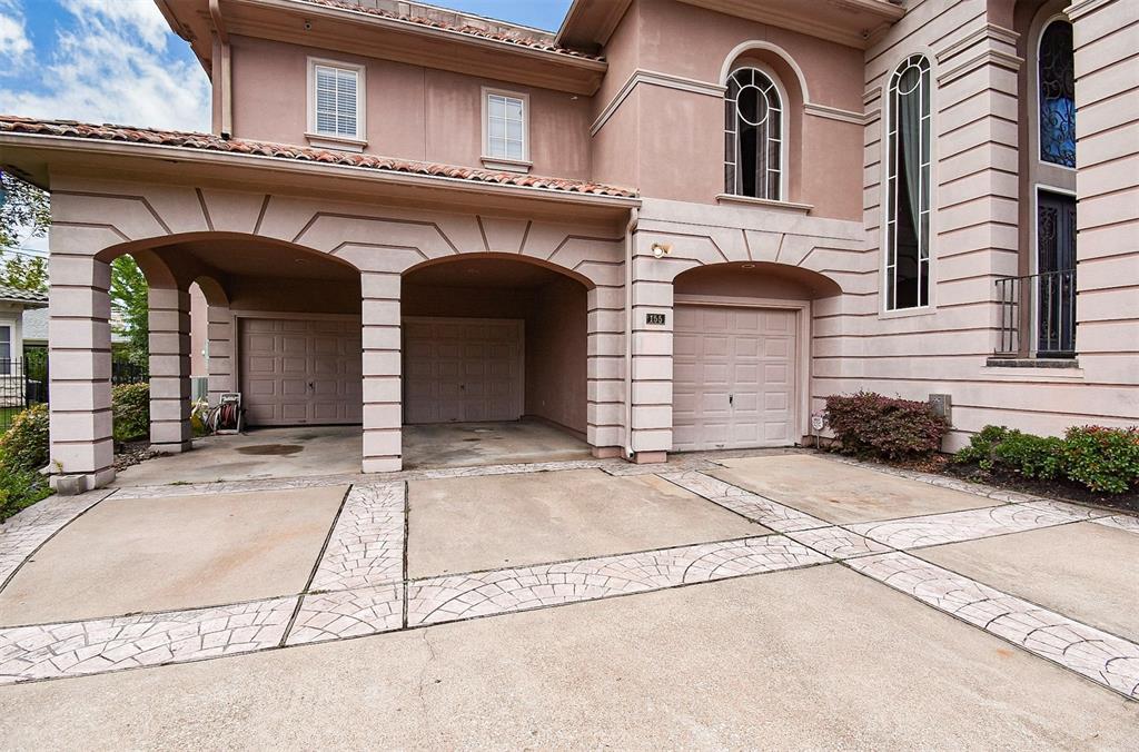 155 Palm Boulevard