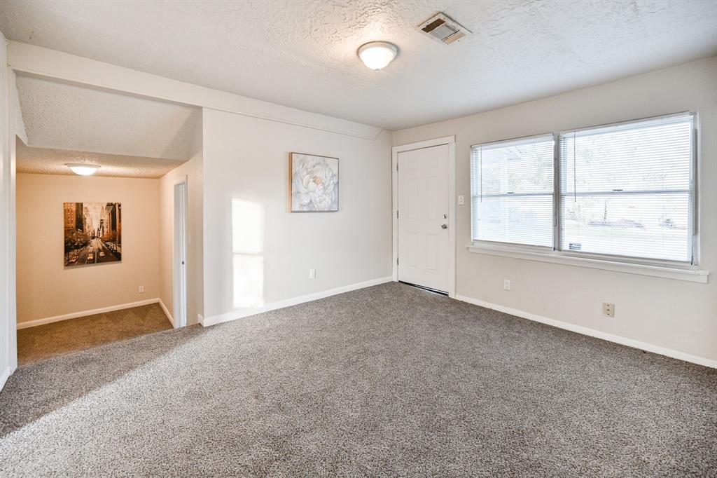 9306 Chesterfield Drive, Houston, Texas image 6