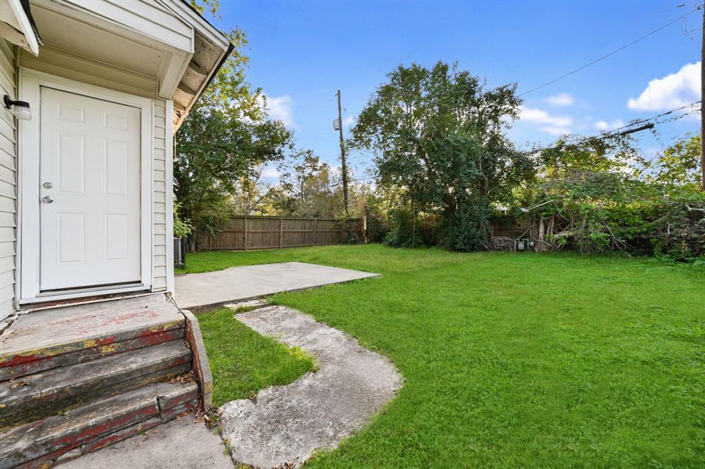 9306 Chesterfield Drive, Houston, Texas image 25